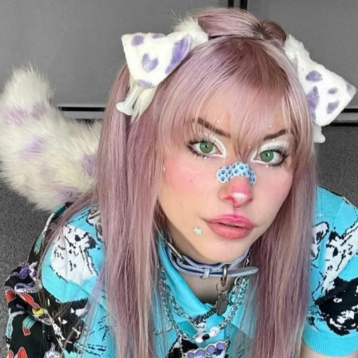 Meow from Twitch streamer, an AI character on folk