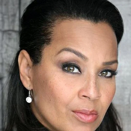 Lisa Raye from American actress, an AI character on folk