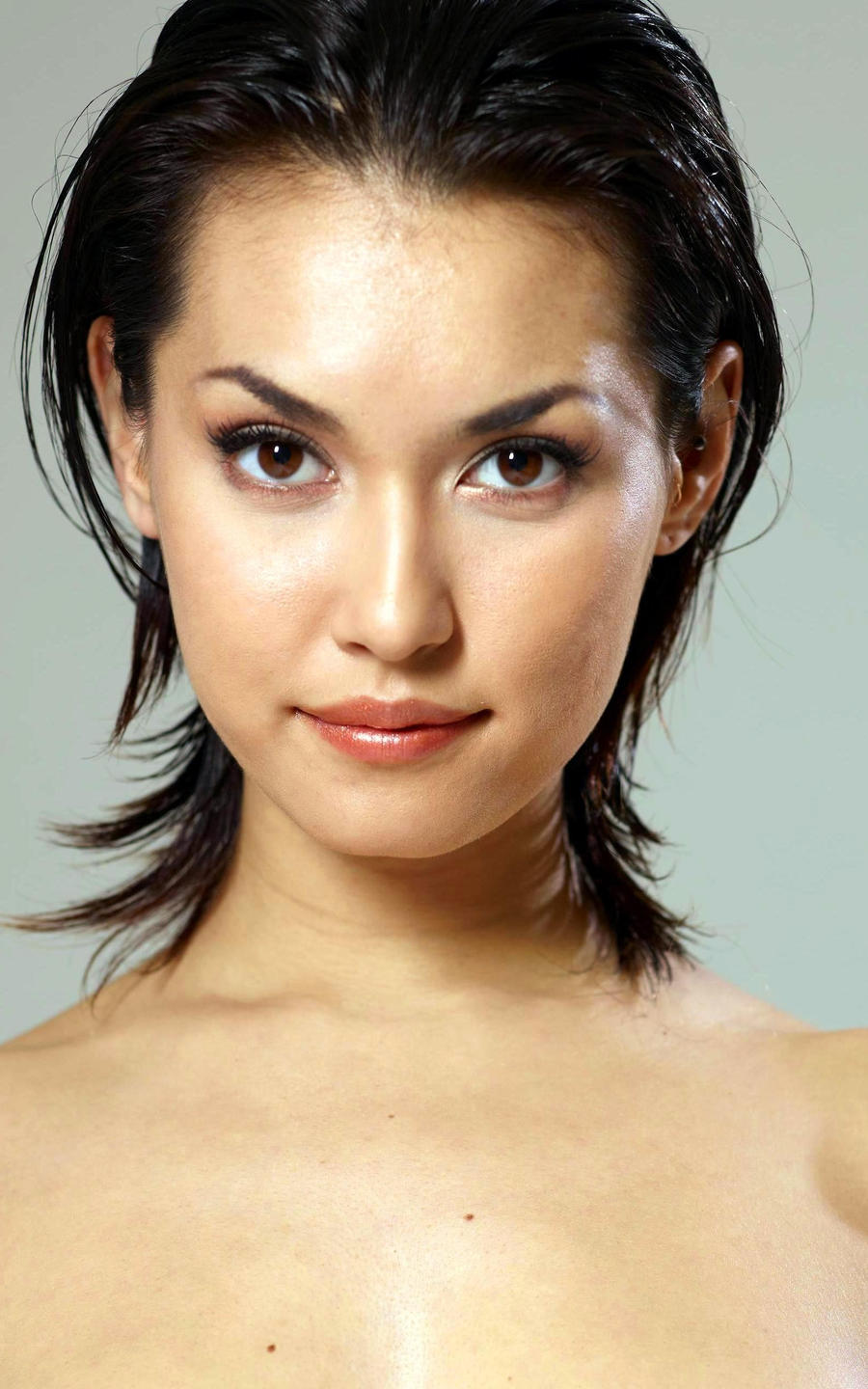 Maria Ozawaa, an AI character on folk
