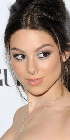 Kira kosarin, an AI character on folk