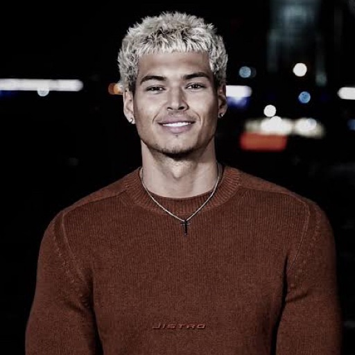 Marlon from Twitch streamer, marlon3lg, an AI character on folk